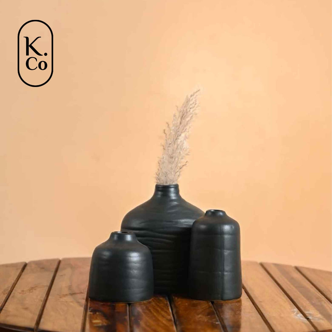Akai vase