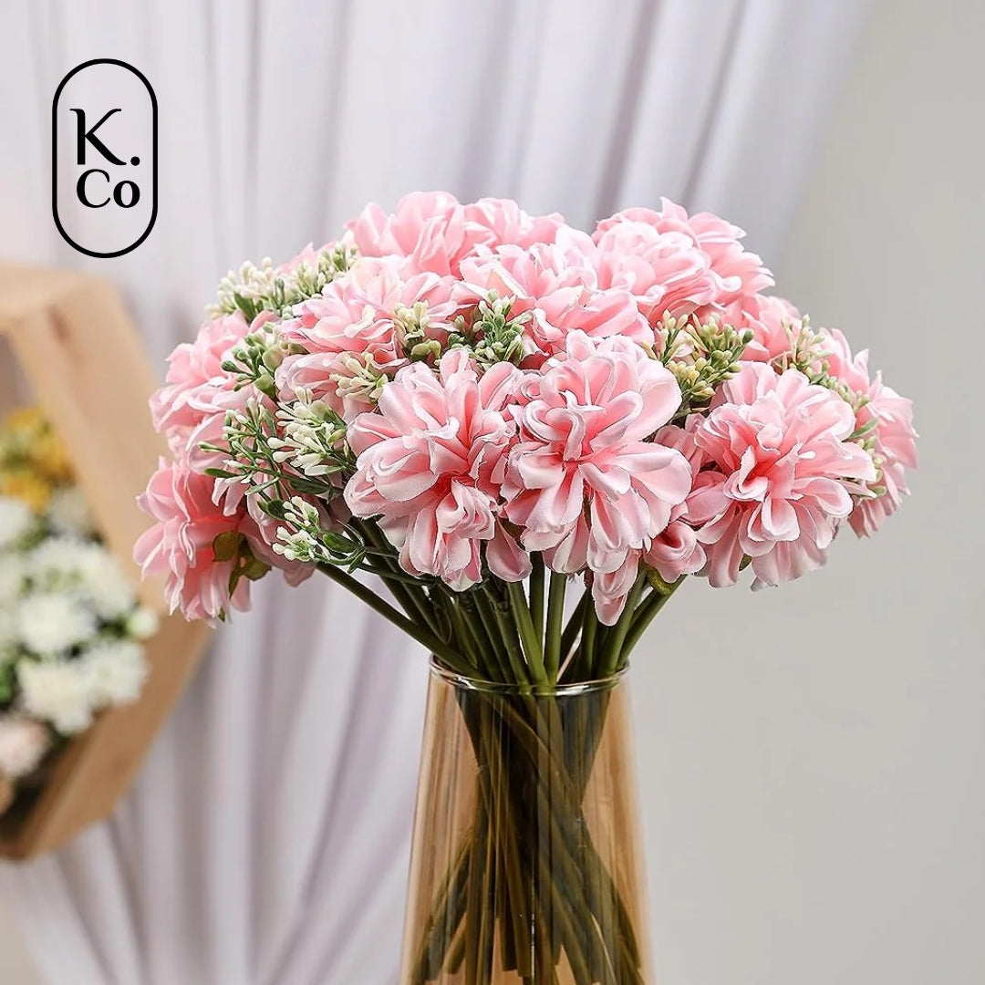 Pink dahlia flower bunch