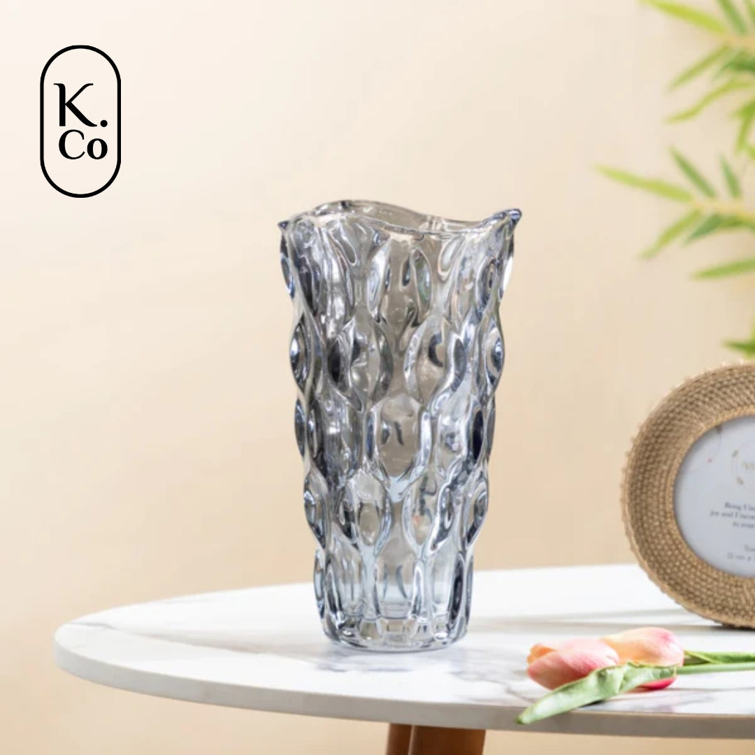 Golden Wave - a sleek glass vase adorned with wavy patterns of light and dark gold through light